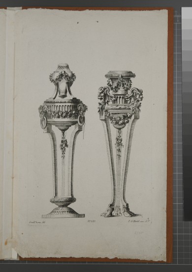 Entwurf für zwei schlanke Postamente: Die Säulen sind mit unterschiedlichen Zierornamenten im Stil Louis des Sechzehnten gestaltet, ihre Kopfstücke sind mit reichen Verzierungen aus Blättern und Blüten und Girlanden geschmückt.UB02535: Entwurf für zwei Postamente (Verlags-Nr. 121) aus einer Folge von vier Blättern