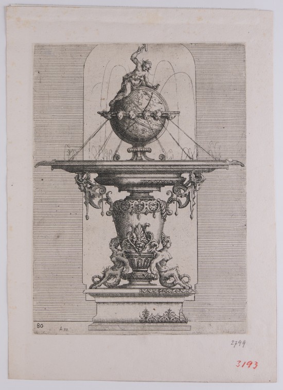 Nicht kolorierte Abbildung eines Zierbrunnens: Mehrteiliger Sockel bestehend aus Plinthe, Basis und abschließender Sockelplatte. Darauf ein Vasenkörper, an dem links und rechts je ein weibliches Mischwesen im Profil sitzt.  In der Brunnenmitte ein Globus.UB02799: Entwurf für einen Brunnen, aus der Folge „Architectura“, Blatt 80