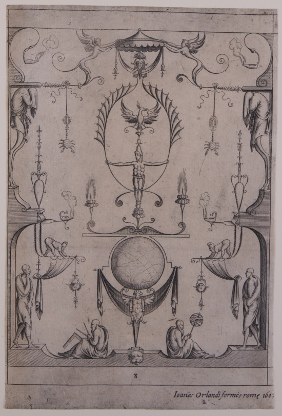 Filigrane Zeichnungen von Wandfüllung mit Figuren, Tieren und Mischwesen in symmetrischer Komposition.UB05576: Groteske Wandfüllung aus der Folge „Leviores et (ut videtur) extemporaneae picturae quas grotteschas vulgo vocant“ (Blatt 8)