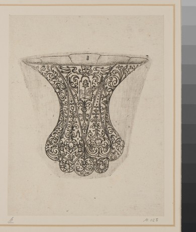 Entwurf für eine taillierte Vase mit Grotesken und geschweiften Verzierungen, einer Stadtlandschaft und floralen Elementen.UB10023: Entwurf für einen Sturzbecher oder eine Vase aus einer 18teiligen Folge von Gefäßvorlagen