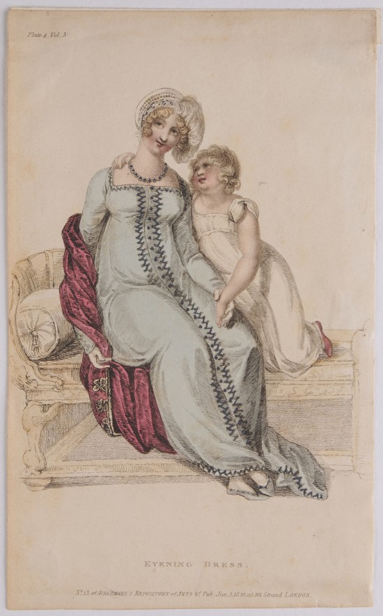 Eine junge Frau in blauem Abendgewand mit rotem Mantel und Federkopfschmuck sitzt auf einem Sofa, rechts neben ihr ein Kind in weißem Kleid. Leerer Hintergrund.UB11225: "Evening Dress", Ackermann's Repository of Arts, Plate 4, No. 13