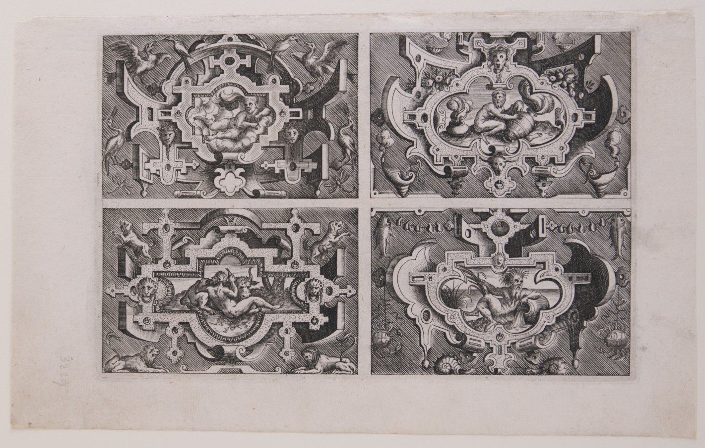 Vier Abbildungen von schmückenden Rahmen mit figürlichen Szenen aus der antiken Sagenwelt.