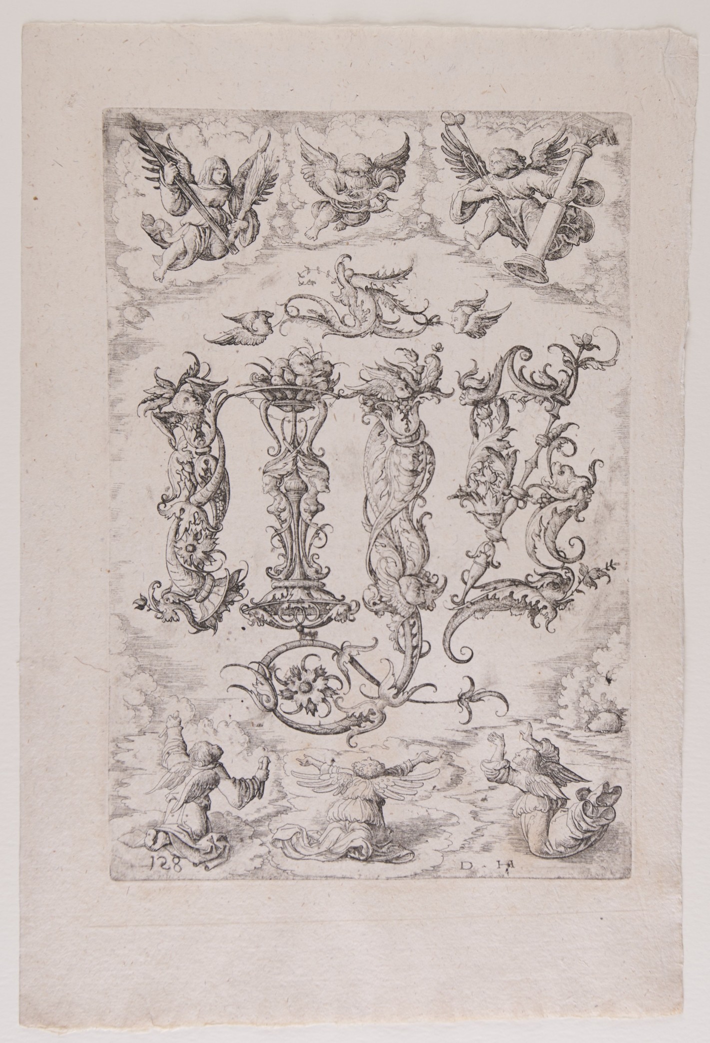 Ornament aus verschlungenen Zweigen und Blättern. Monogramm Christi. Geflügelte Wesen mit den Leidenswerkzeugen Jesu.